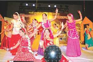Cultural programme at Agra Bhojpuri Sammelan