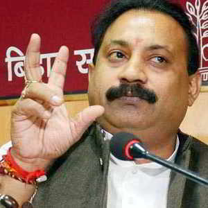 अखिलेश के राज्यसभा भेजे के कोशिश भइल त कांग्रेस के टूटल तय : अशोक