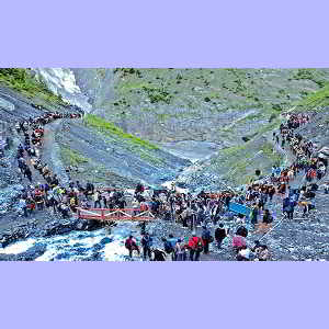 हिन्दू का देश में हिन्दू के तीर्थयात्रा सुरक्षा का बीच निकाले के शर्मनाक मजबूरी