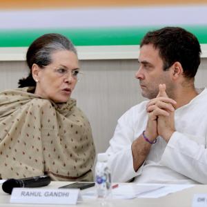 पोसुआ अध्यक्ष खोजत कांग्रेस कार्यसमिति