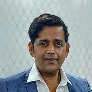 सांसद रवि किशन आपन एक महीना के तनखाह पीएम राहत कोष में दान कइलन
